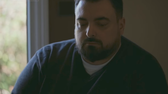     Bracia Sekielscy zebrali pół miliona na dokument o SKOK-ach. Kiedy ruszą zdjęcia?